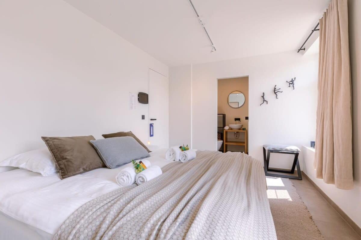 Huswell - Lord - Charming Double Room At Ranch "De Blauwe Zaal" Брюж Екстериор снимка